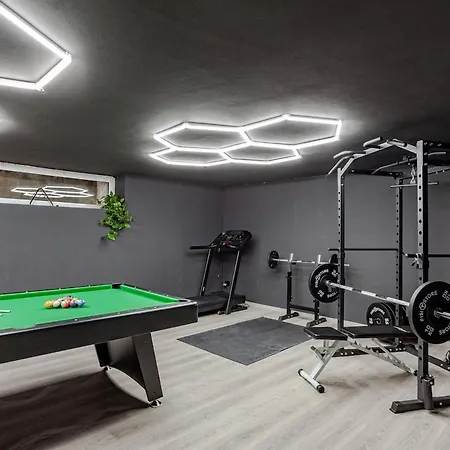 Villa Design With Pool - Maggiore *