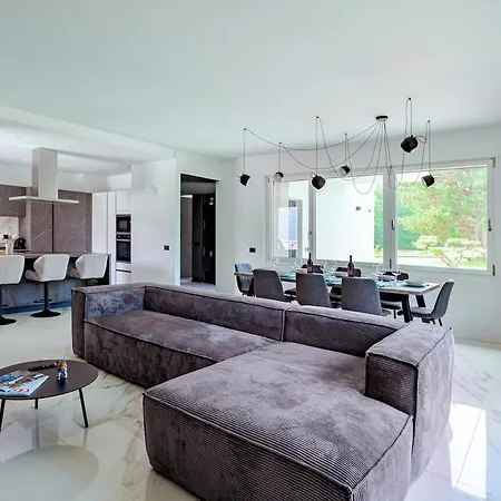 Design With Pool - Maggiore Villa Cerro (Laveno-Mombello)